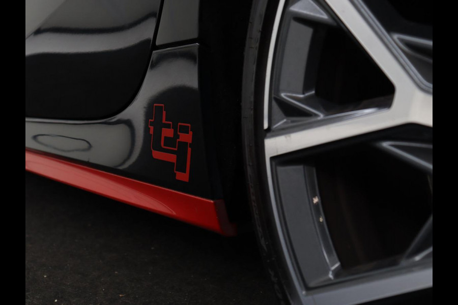 BMW 1-serie 128ti M Sport | 265pk | Panoramadak | Stoelverwarming | Carplay | Live Cockpit | Sportstoelen | Sfeerverlichting | Full LED | Parkeerhulp | Cruise control | Navigatie | Climate control