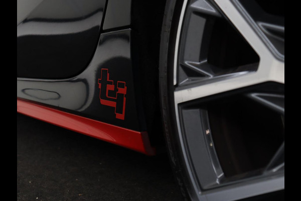 BMW 1-serie 128ti M Sport | 265pk | Panoramadak | Stoelverwarming | Carplay | Live Cockpit | Sportstoelen | Sfeerverlichting | Full LED | Parkeerhulp | Cruise control | Navigatie | Climate control