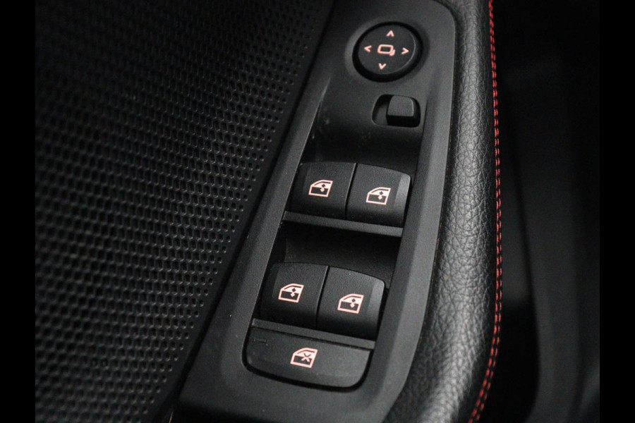 BMW 1-serie 128ti M Sport | 265pk | Panoramadak | Stoelverwarming | Carplay | Live Cockpit | Sportstoelen | Sfeerverlichting | Full LED | Parkeerhulp | Cruise control | Navigatie | Climate control