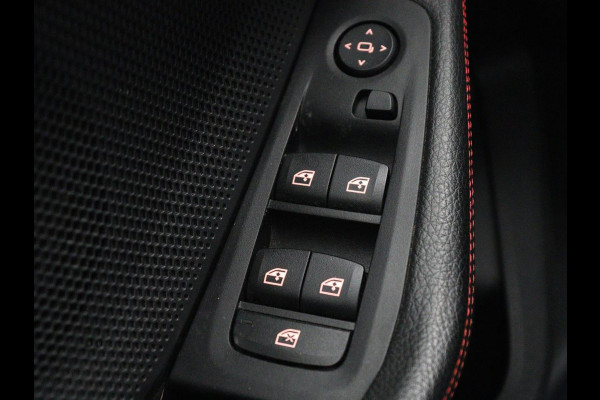 BMW 1-serie 128ti M Sport | 265pk | Panoramadak | Stoelverwarming | Carplay | Live Cockpit | Sportstoelen | Sfeerverlichting | Full LED | Parkeerhulp | Cruise control | Navigatie | Climate control