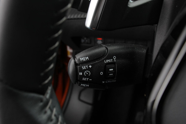 Peugeot 2008 1.2 PureTech 130pk Automaat Allure | Navigatie | Apple Carplay/Android | Climate Control | Dab | Led | Lichtmetalen Velgen | Parkeer sensoren | Cruise Control