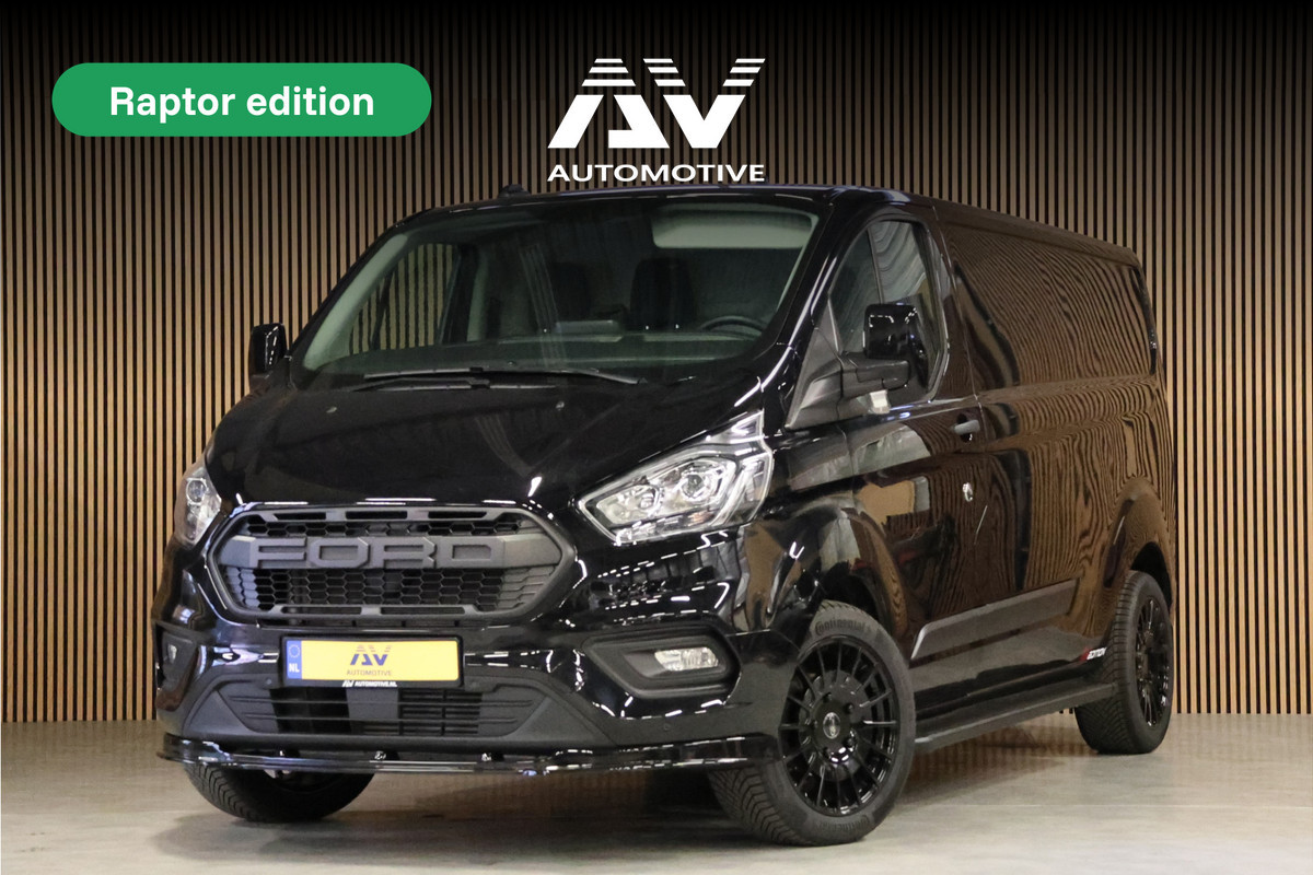 Ford Transit Custom 300 2.0 TDCI L2H1 Raptor Edition | CarPlay | Camera | Navigatie | Stoelverwarming | Trekhaak | 3-Zitter | DAB | PDC V+A | Nieuwe APK | NAP Logisch