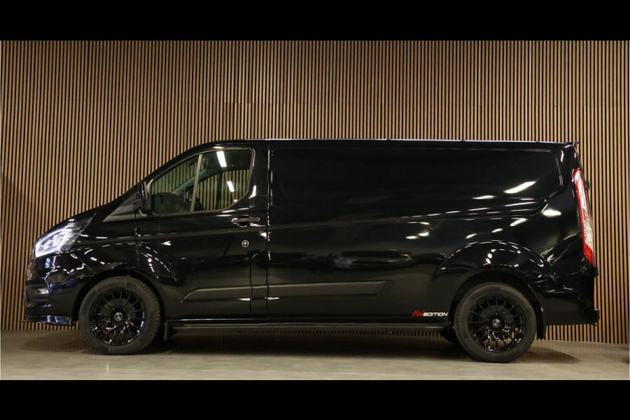 Ford Transit Custom 300 2.0 TDCI L2H1 Raptor Edition | CarPlay | Camera | Navigatie | Stoelverwarming | Trekhaak | 3-Zitter | DAB | PDC V+A | Nieuwe APK | NAP Logisch