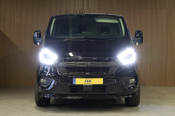 Ford Transit Custom 300 2.0 TDCI L2H1 Raptor Edition | CarPlay | Camera | Navigatie | Stoelverwarming | Trekhaak | 3-Zitter | DAB | PDC V+A | Nieuwe APK | NAP Logisch