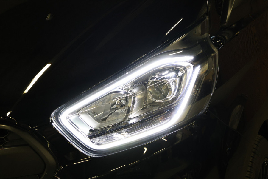 Ford Transit Custom 300 2.0 TDCI L2H1 Raptor Edition | CarPlay | Camera | Navigatie | Stoelverwarming | Trekhaak | 3-Zitter | DAB | PDC V+A | Nieuwe APK | NAP Logisch