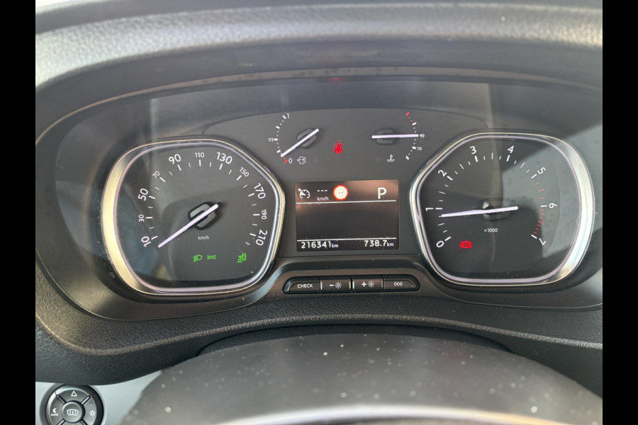 Citroën Jumpy 2.0 BlueHDI XL*AUTOM.*ECC*ACC*NAVI*HAAK*CAM*3PERS.