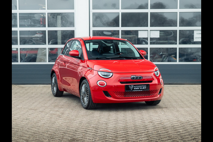Fiat 500 Hybrid Torino Launch Edition | Private Lease € 379,- | New | Clima | Carplay | PDC | Priv Glass | Rosso Passione