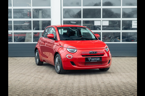 Fiat 500 Hybrid Torino Launch Edition | Private Lease € 379,- | New | Clima | Carplay | PDC | Priv Glass | Rosso Passione