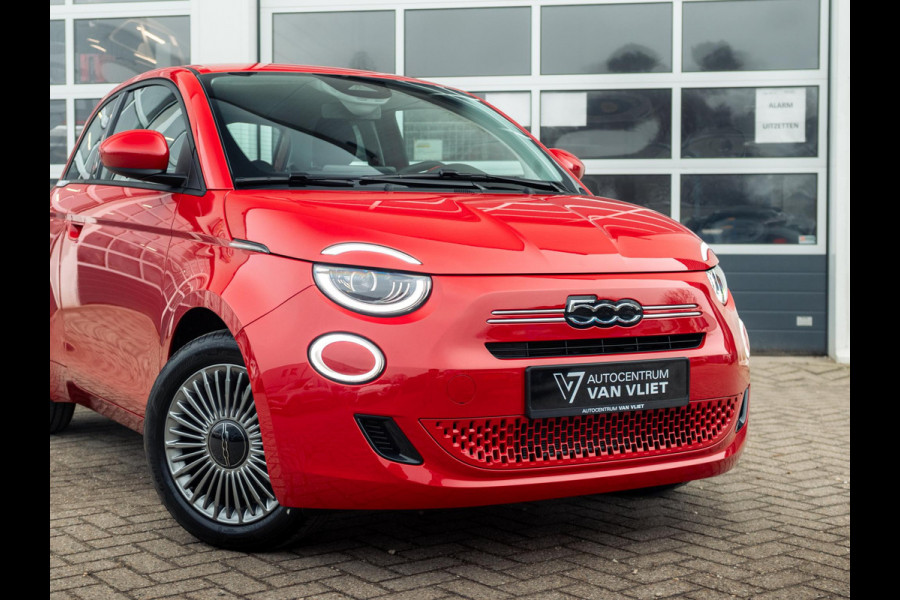 Fiat 500 Hybrid Torino Launch Edition | Private Lease € 379,- | New | Clima | Carplay | PDC | Priv Glass | Rosso Passione