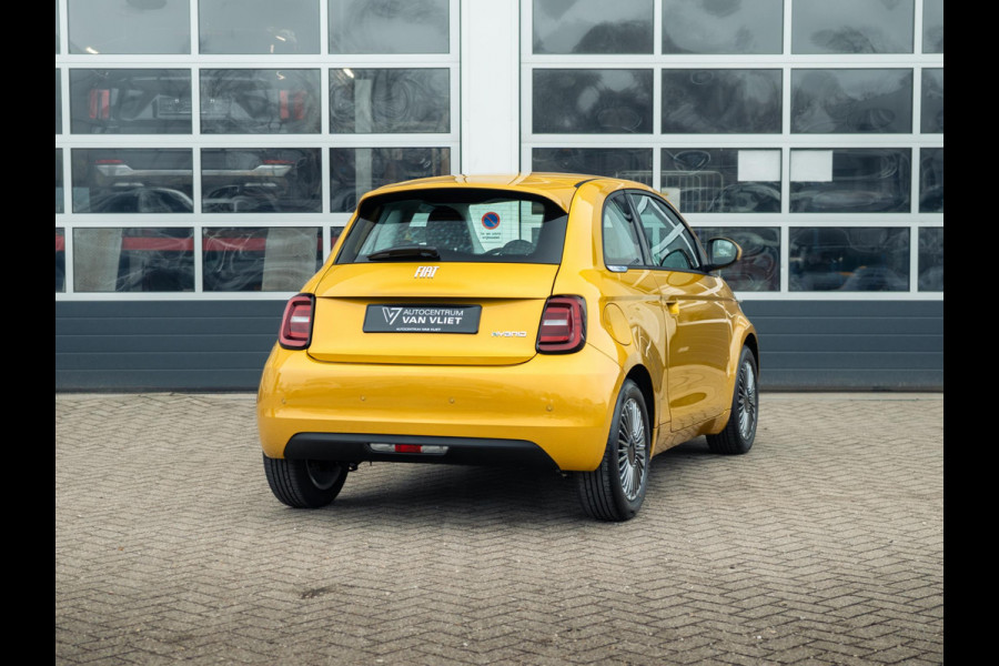 Fiat 500 Hybrid Torino Launch Edition | Private Lease € 387,- | New | Clima | Carplay | PDC | Priv Glass | Sun of Italy