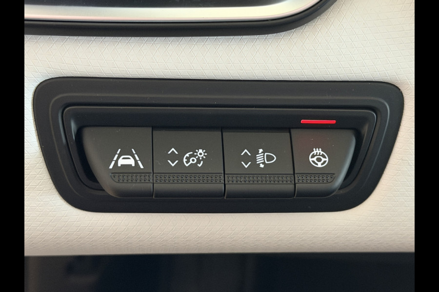 Renault Clio 1.0 TCe 92pk Aut | Intens | Groot Navi | Bose | 17" | Dode hoek | 360 | Stoel & Stuur verwarming | Volledig Renault Dealer onderhouden!