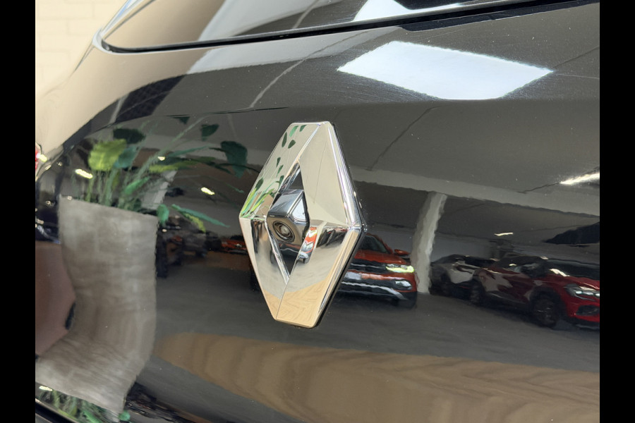 Renault Clio 1.0 TCe 92pk Aut | Intens | Groot Navi | Bose | 17" | Dode hoek | 360 | Stoel & Stuur verwarming | Volledig Renault Dealer onderhouden!