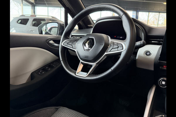 Renault Clio 1.0 TCe 92pk Aut | Intens | Groot Navi | Bose | 17" | Dode hoek | 360 | Stoel & Stuur verwarming | Volledig Renault Dealer onderhouden!