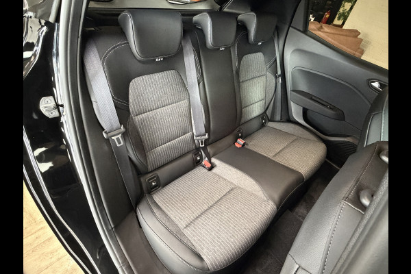 Renault Clio 1.0 TCe 92pk Aut | Intens | Groot Navi | Bose | 17" | Dode hoek | 360 | Stoel & Stuur verwarming | Volledig Renault Dealer onderhouden!