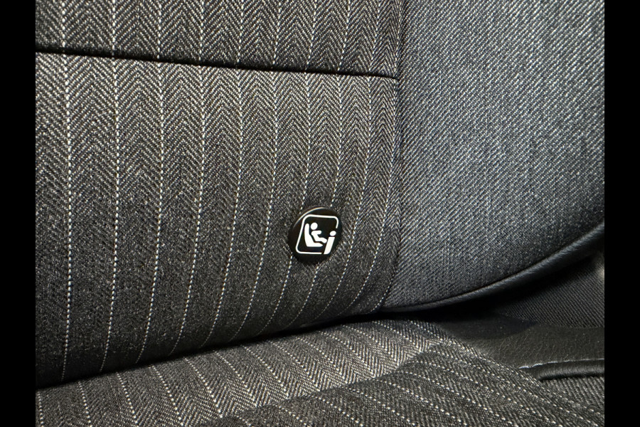 Renault Clio 1.0 TCe 92pk Aut | Intens | Groot Navi | Bose | 17" | Dode hoek | 360 | Stoel & Stuur verwarming | Volledig Renault Dealer onderhouden!