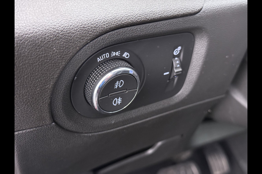 Opel Grandland X AUT-8 T131pk Innovation Trekhaak LED Navi 17"lm Keyless 1/2Leer AGR-Comfort-Stoel+Verwarmd Apple/Android Pdc Dab Ecc Tel. Isofix Mistlampen Priv.Glass Blindspot Lane-dep. Bordherk. Usb Bluetooth CruiseControl Licht-/Zichtpakket Elek.Inkl.spiegels Elek.Ramen Led 17''LM 1.2 Turbo Business Elegance NL-auto EURO 6 Origin.NLse auto Volledig Dealer onderhouden 1300kg trekvermogen € 39.000,- nieuw