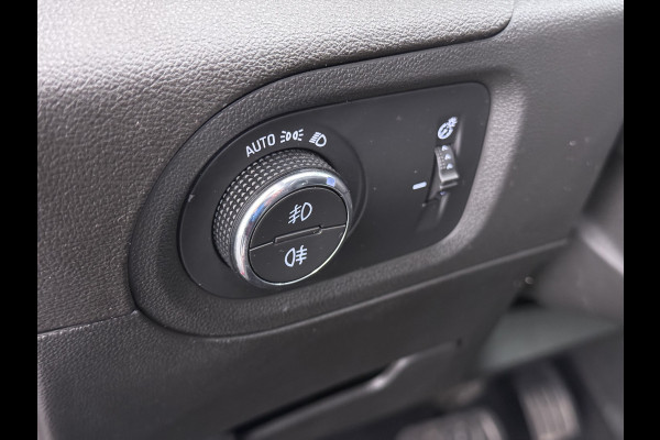 Opel Grandland X AUT-8 T131pk Innovation Trekhaak LED Navi 17"lm Keyless 1/2Leer AGR-Comfort-Stoel+Verwarmd Apple/Android Pdc Dab Ecc Tel. Isofix Mistlampen Priv.Glass Blindspot Lane-dep. Bordherk. Usb Bluetooth CruiseControl Licht-/Zichtpakket Elek.Inkl.spiegels Elek.Ramen Led 17''LM 1.2 Turbo Business Elegance NL-auto EURO 6 Origin.NLse auto Volledig Dealer onderhouden 1300kg trekvermogen € 39.000,- nieuw