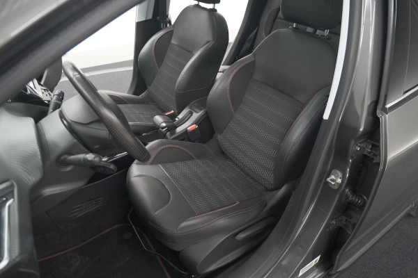 Peugeot 2008 PureTech 130 GT-Line | Allseason Banden | Panoramadak | Apple Carplay | Parkeersensoren