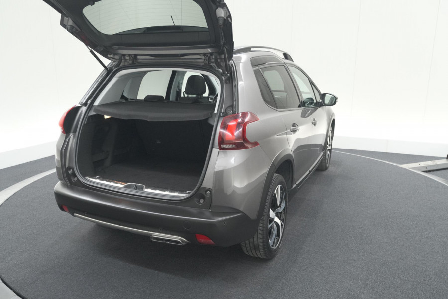 Peugeot 2008 PureTech 130 GT-Line | Allseason Banden | Panoramadak | Apple Carplay | Parkeersensoren
