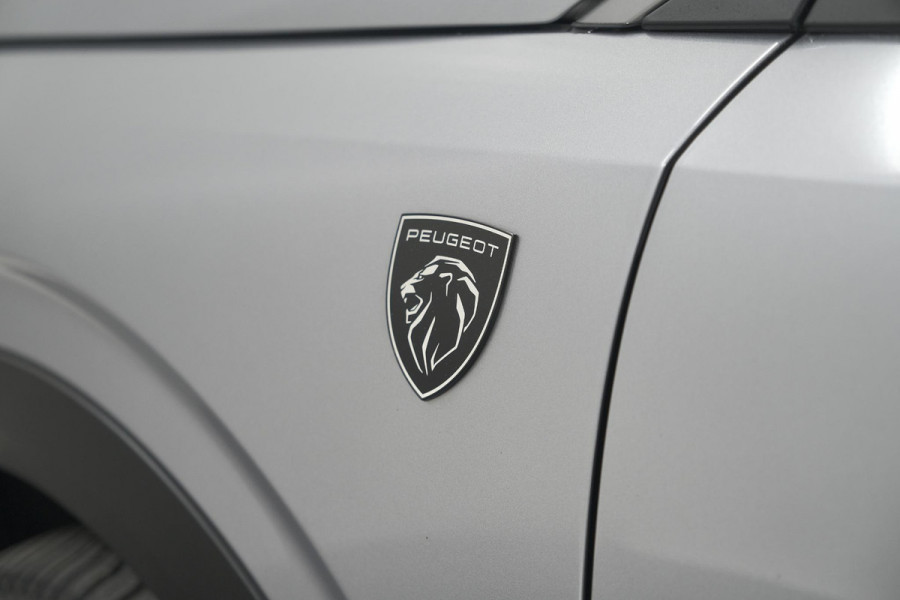 Peugeot 3008 1.2 Hybrid 136 GT | Panoramdak | 360 Camera | Stoelverwarming | Elektrische Kofferklep | Allseason Banden