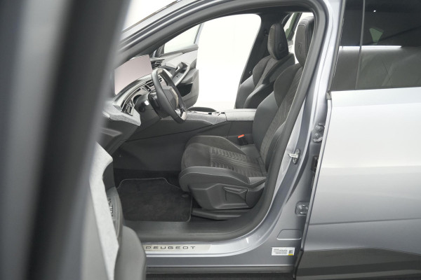 Peugeot 3008 1.2 Hybrid 136 GT | Panoramdak | 360 Camera | Stoelverwarming | Elektrische Kofferklep | Allseason Banden