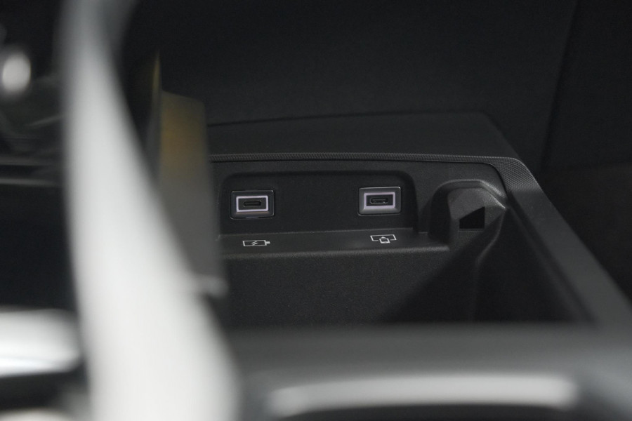 Peugeot 3008 1.2 Hybrid 136 GT | Panoramdak | 360 Camera | Stoelverwarming | Elektrische Kofferklep | Allseason Banden