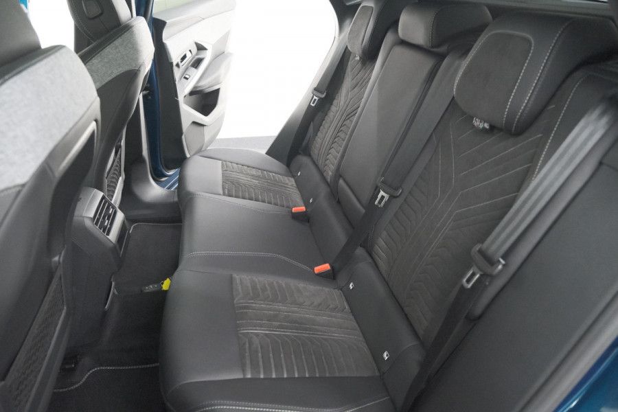 Peugeot 3008 1.2 Hybrid 136 GT | Panoramdak | 360 Camera | Stoelverwarming | Elektrische Kofferklep | Allseason Banden