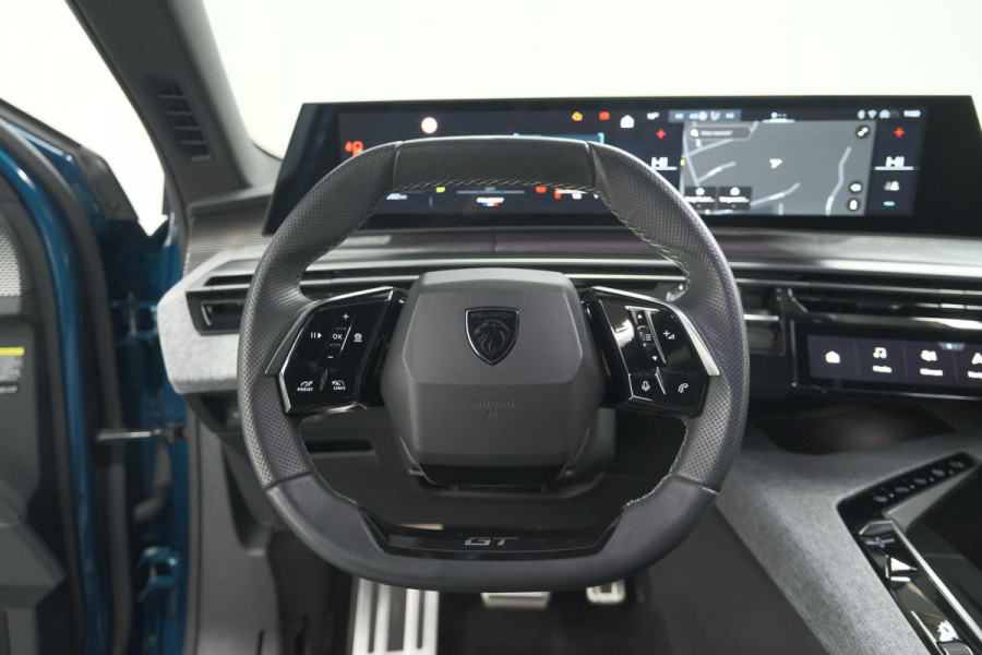 Peugeot 3008 1.2 Hybrid 136 GT | Panoramdak | 360 Camera | Stoelverwarming | Elektrische Kofferklep | Allseason Banden