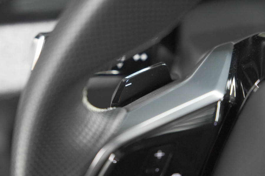 Peugeot 3008 1.2 Hybrid 136 GT | Panoramdak | 360 Camera | Stoelverwarming | Elektrische Kofferklep | Allseason Banden