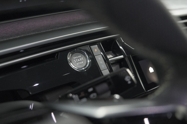 Peugeot 3008 1.2 Hybrid 136 GT | Panoramdak | 360 Camera | Stoelverwarming | Elektrische Kofferklep | Allseason Banden