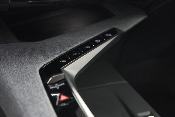 Peugeot 3008 1.2 Hybrid 136 GT | Panoramdak | 360 Camera | Stoelverwarming | Elektrische Kofferklep | Allseason Banden