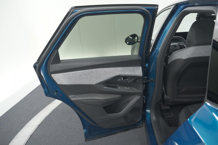 Peugeot 3008 1.2 Hybrid 136 GT | Panoramdak | 360 Camera | Stoelverwarming | Elektrische Kofferklep | Allseason Banden
