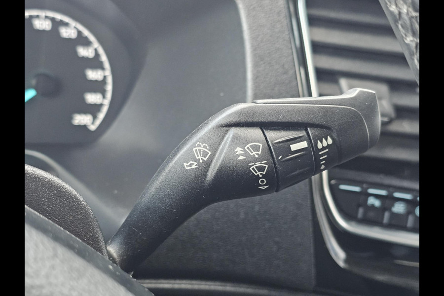 Ford Transit Custom L2 Dubbele Cabine Limited Automaat 170 pk | Trekhaak | Camera | Stoelverwarming | Dodehoekdetectie | Lane assist | PDC v+a | Zéér netjes!