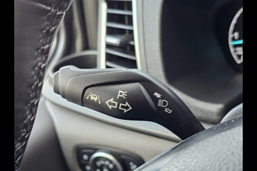 Ford Transit Custom L2 Dubbele Cabine Limited Automaat 170 pk | Trekhaak | Camera | Stoelverwarming | Dodehoekdetectie | Lane assist | PDC v+a | Zéér netjes!