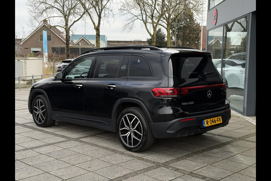 Mercedes-Benz EQB Aut. 250 AMG Sport Ed. 7pers 67 kWh | SoH 93% | Panorama | Sfeer Verlichting | Burmester | Camera |