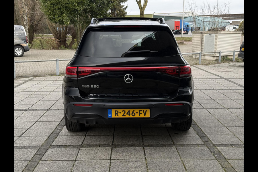 Mercedes-Benz EQB Aut. 250 AMG Sport Ed. 7pers 67 kWh | SoH 93% | Panorama | Sfeer Verlichting | Burmester | Camera |