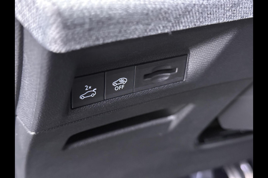 Peugeot E 3008 GT Avantage 210 73 kWh SOH 95% WARMTEPOMP | DODE HOEKCENSOR | DEALER ONDERHOUDEN | BTW VERREKENBAAR | RIJKLAARPRIJS incl. 12mnd BOVAG | 100% ongeval verleden vrij.