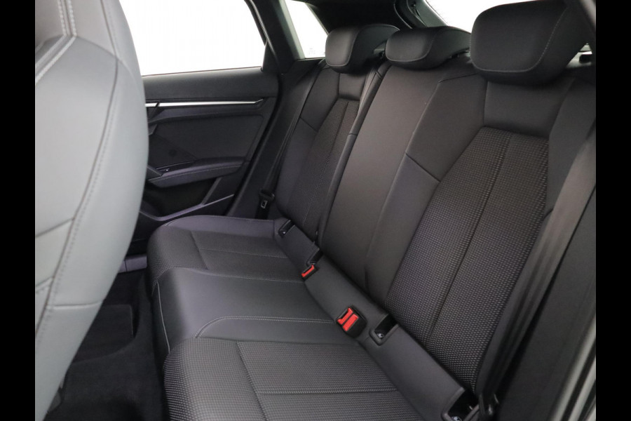 Audi A3 Sportback 30 TFSI S edition 110pk | Navigatie | 17 inch lichtmetalen velgen | Verlengde garantie | Parkeersensoren