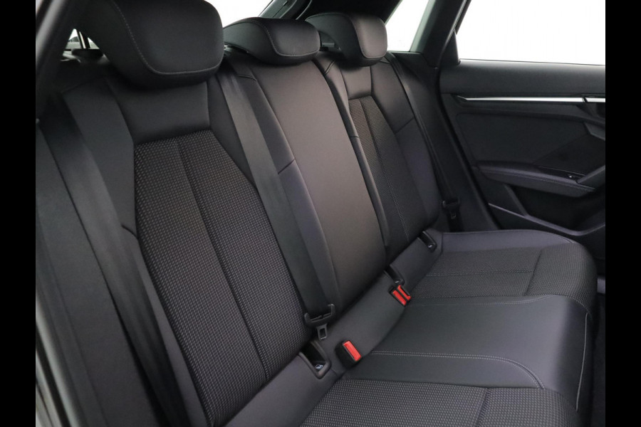 Audi A3 Sportback 30 TFSI S edition 110pk | Navigatie | 17 inch lichtmetalen velgen | Verlengde garantie | Parkeersensoren