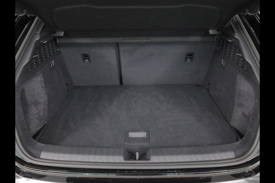 Audi A3 Sportback 30 TFSI S edition 110pk | Navigatie | 17 inch lichtmetalen velgen | Verlengde garantie | Parkeersensoren