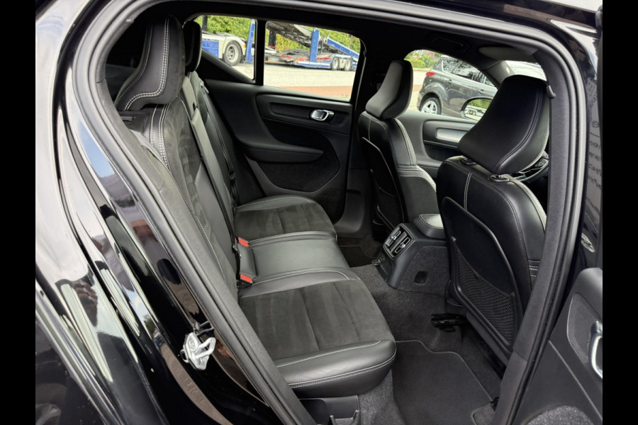 Volvo XC40 1.5 T4 Recharge R-Design 210pk | Parking pack | Draadloos opladen | PHEV | 1.800kg Trekgewicht