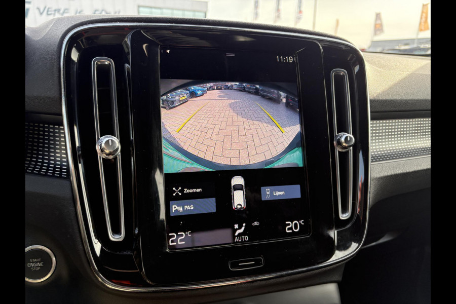 Volvo XC40 1.5 T4 Recharge R-Design 210pk | Parking pack | Draadloos opladen | PHEV | 1.800kg Trekgewicht