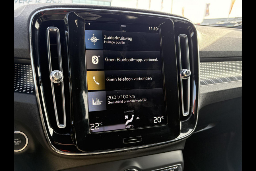 Volvo XC40 1.5 T4 Recharge R-Design 210pk | Parking pack | Draadloos opladen | PHEV | 1.800kg Trekgewicht