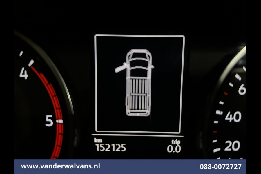 Volkswagen Crafter 2.0 TDI 141pk L3H3 L2H2 Euro6 Airco | 3000kg Trekhaak | Cruisecontrol | Chauffeursstoel Bijrijdersbank