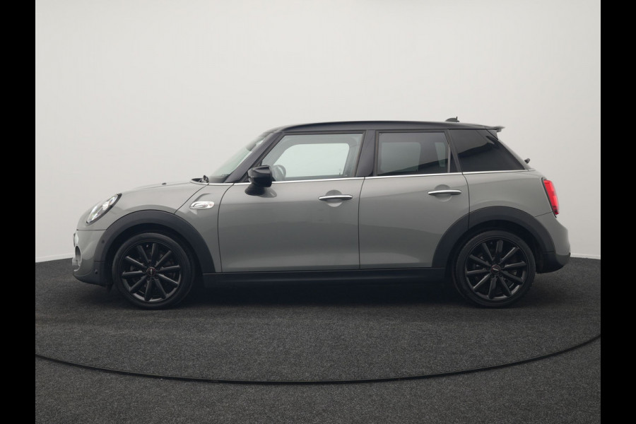 MINI Mini 2.0 Cooper S Chili 192pk 5 Deurs | Apple Carplay | Sportstoelen Verwarmd | Union Jack Achterlichten | 17"L.M | LED Koplampen | Navigatie Full Map | DAB | Cruise Control |