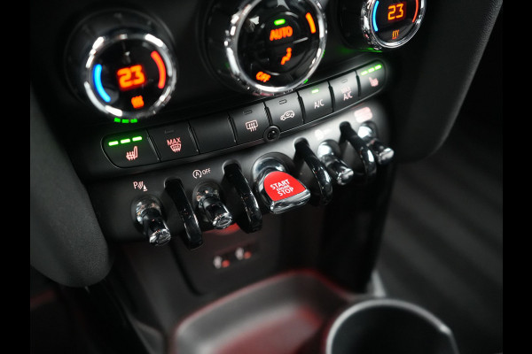 MINI Mini 2.0 Cooper S Chili 192pk 5 Deurs | Apple Carplay | Sportstoelen Verwarmd | Union Jack Achterlichten | 17"L.M | LED Koplampen | Navigatie Full Map | DAB | Cruise Control |