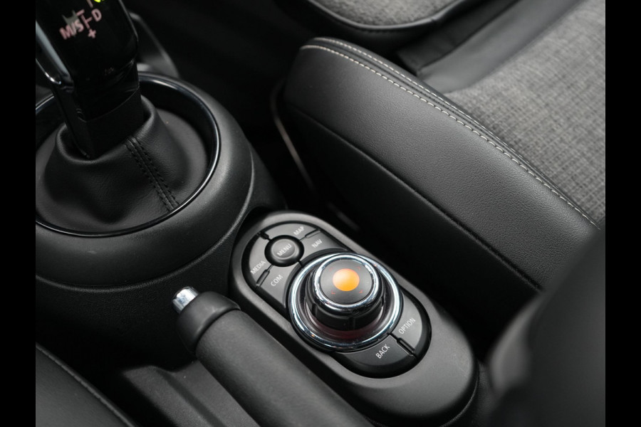 MINI Mini 2.0 Cooper S Chili 192pk 5 Deurs | Apple Carplay | Sportstoelen Verwarmd | Union Jack Achterlichten | 17"L.M | LED Koplampen | Navigatie Full Map | DAB | Cruise Control |