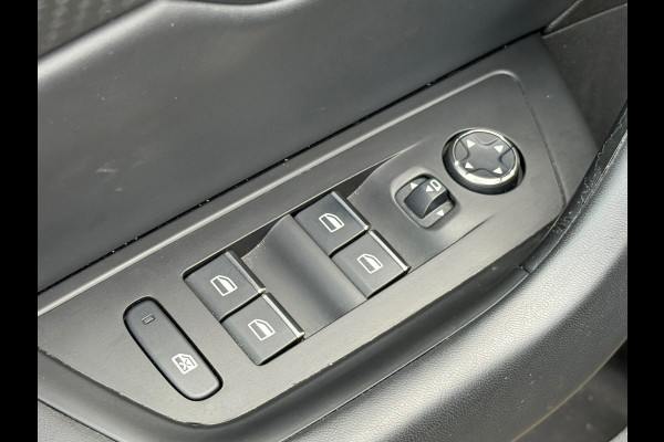 Peugeot 508 1.6 Allure / AUTOMAAT / CARPLAY / TREKHAAK / NAP