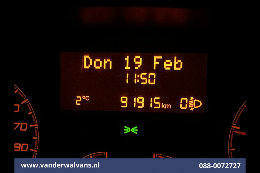 Peugeot Boxer 2.2 BlueHDi 141pk Bakwagen Laadklep Euro6 Airco | Cruisecontrol | 985kg laadvermogen Bijrijdersbank