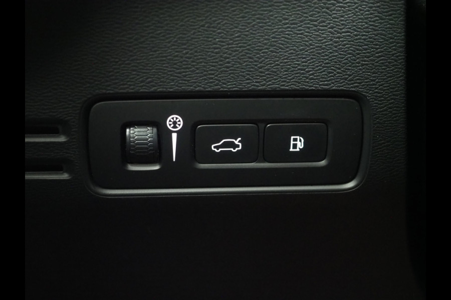 Volvo XC40 1.5 T5 Recharge R-Design Full Black | Camera | Keyless | Virtual | DAB | Climate | Zwarte Hemel | Carplay